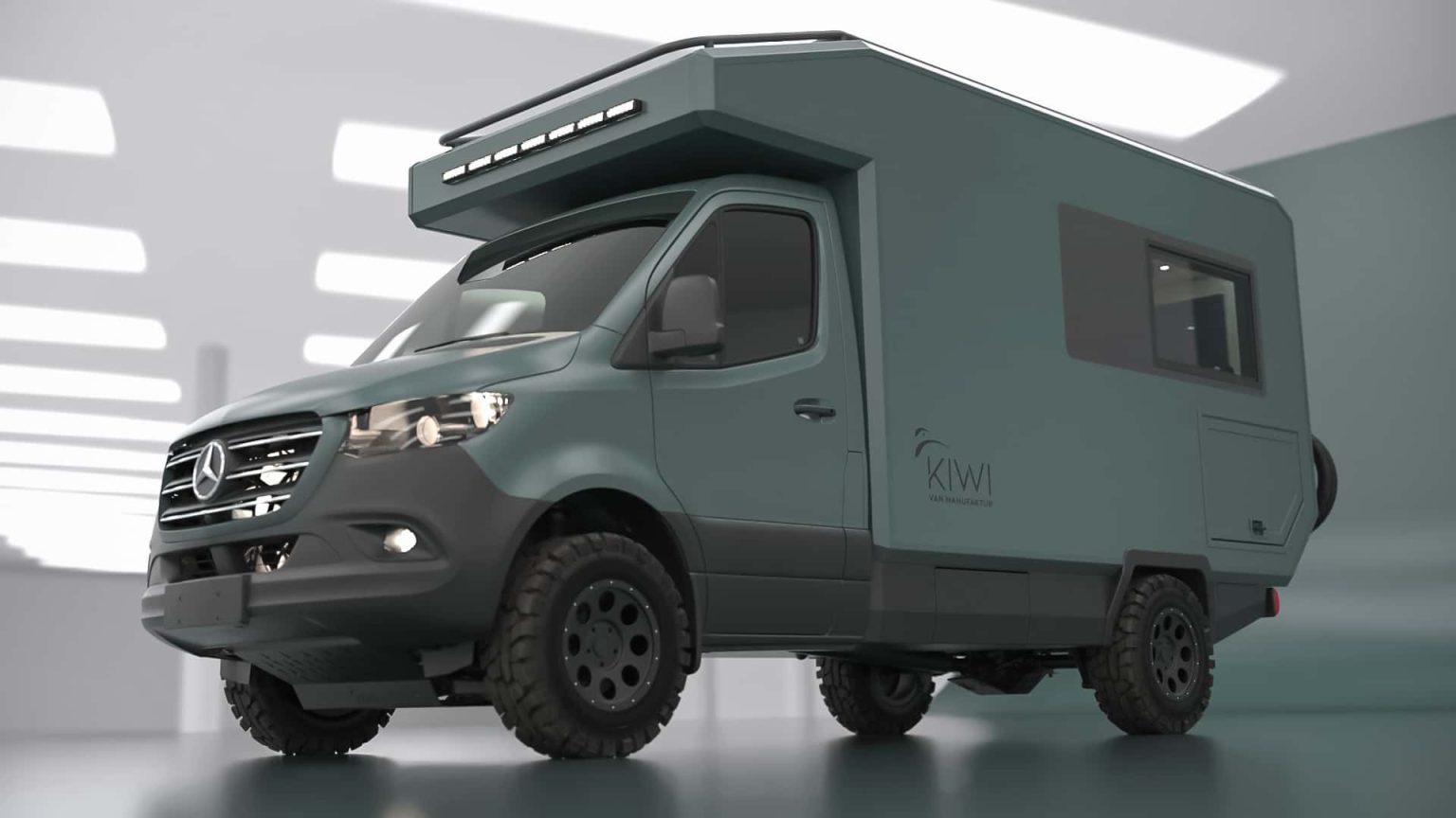 Vous n’imaginerez jamais comment ce camper 4×4 gagne de la place grâce à sa salle de bain pivotante !