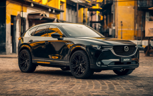 Mazda CX‑6e débarque en Italie : autonomie XXL et batterie révolutionnaire — vaut‑elle vraiment 46 750 € ?