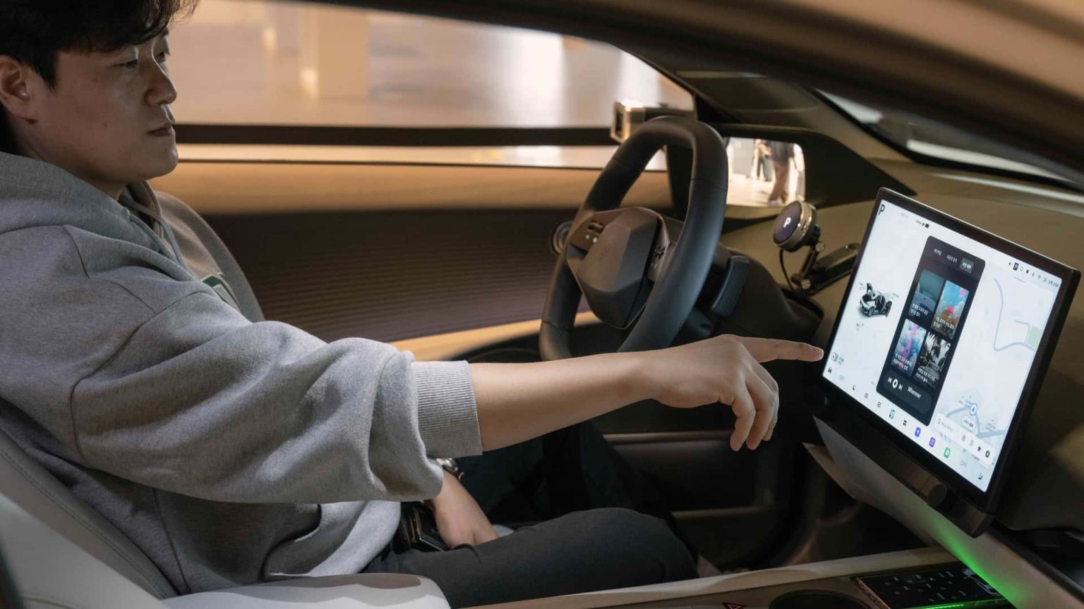 Choc pour le tout‑écran : la Chine impose le retour des boutons physiques en voiture — que va changer la règle ?