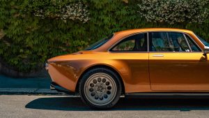 La Giulia Euforia : une Alfa artisanale de 640 ch signée Totem et Marinella — luxe, soie et V6 à couper le souffle