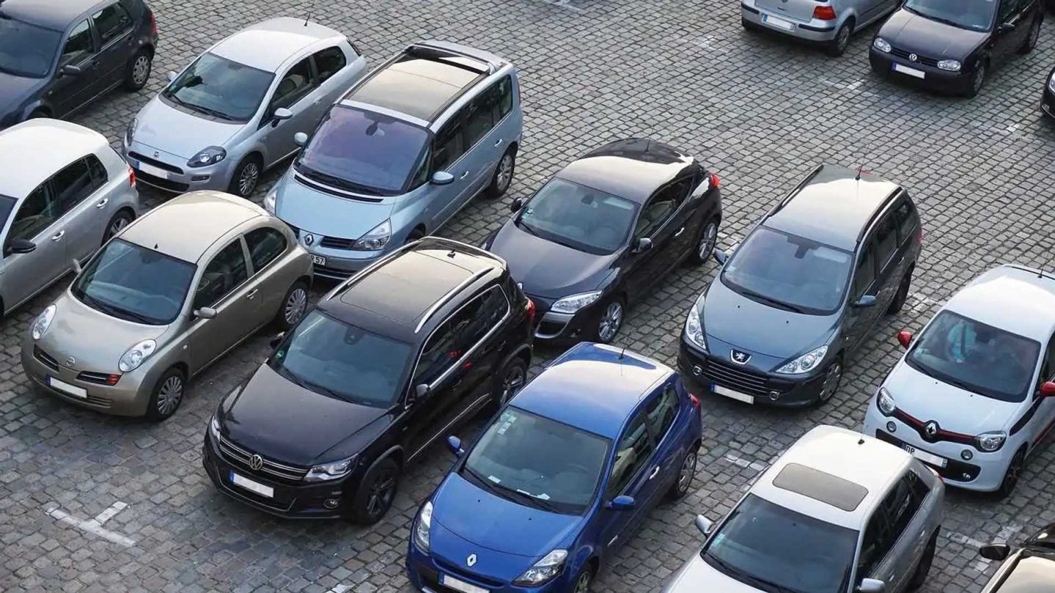 Europe : les nouvelles règles qui vont transformer votre voiture — recyclage obligatoire, pass numérique et interdictions choc