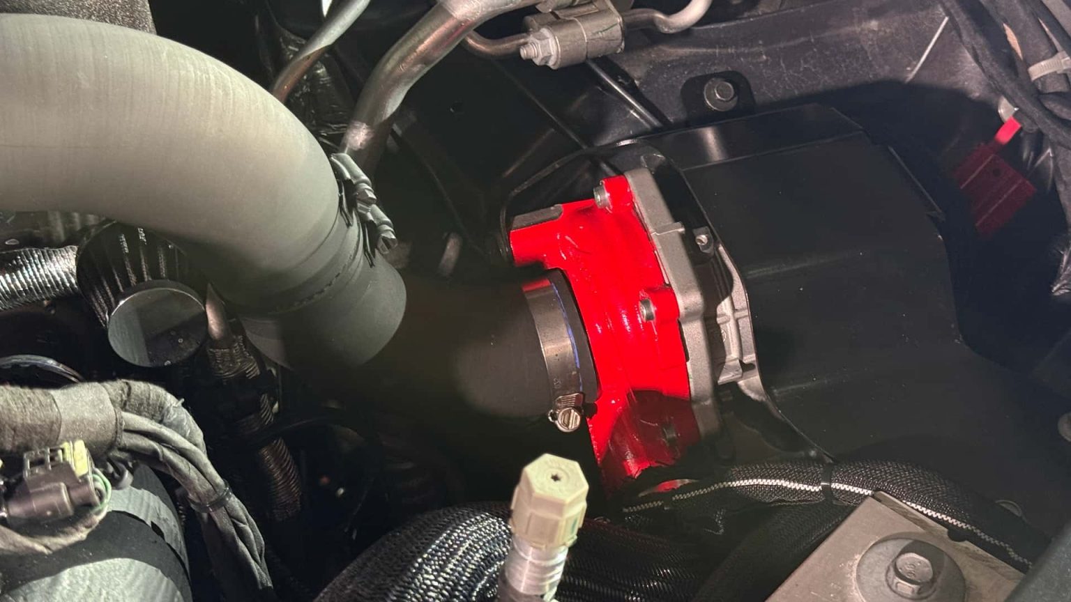 Stellantis tient-il la solution au turbo lag ? Découvrez l’eBoost Air qui promet 0,69 bar en 650 ms (la révolution des moteurs ?)