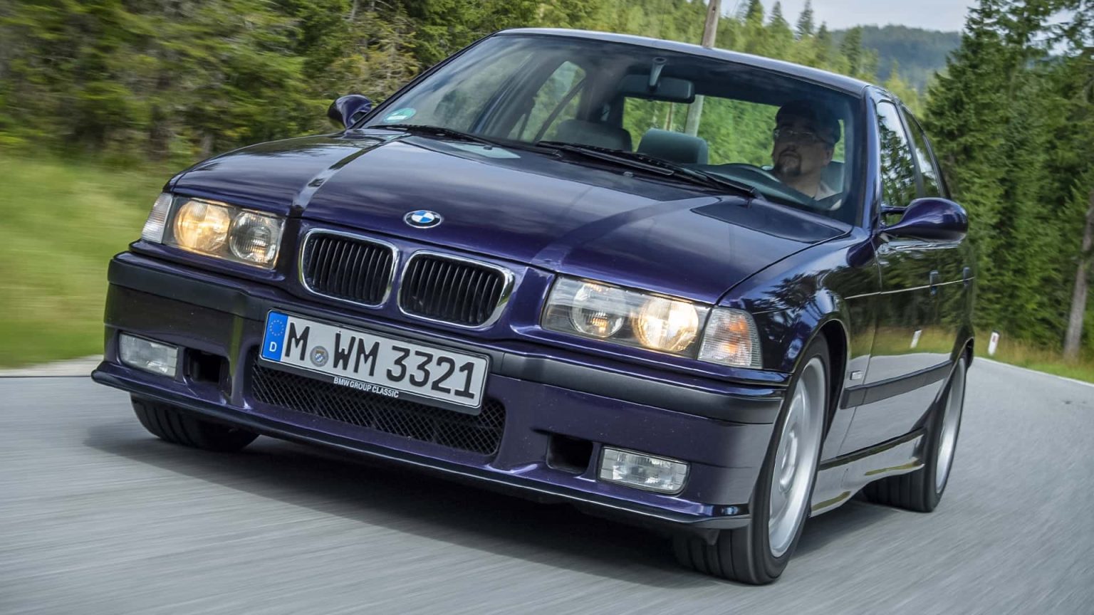 Incroyable mais vrai : la BMW M3 de 1996 roule encore comme une sportive moderne — découvrez pourquoi