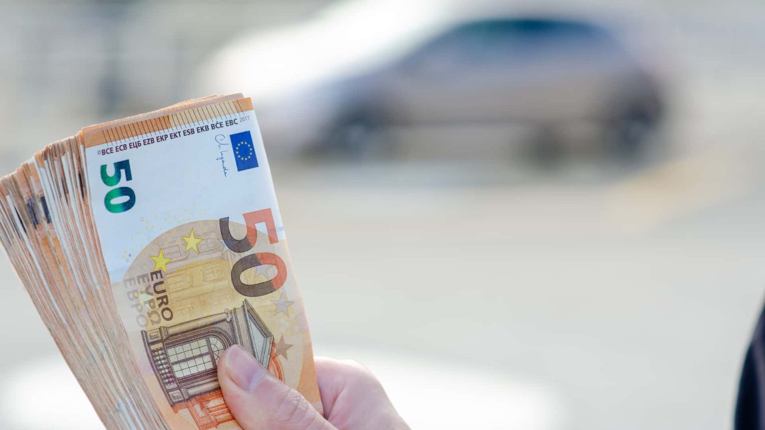 Le gouvernement veut supprimer la taxe auto : quelle surprise — mais qui paiera la note derrière cette promesse ?